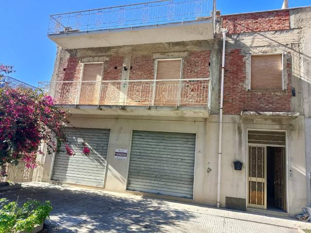 Casa indipendente in vendita a Acquedolci ME