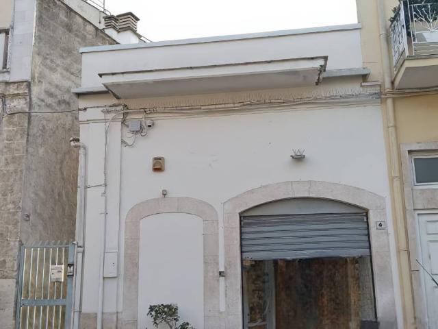 Casa indipendente in vendita a Adelfia BA