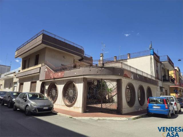 Casa indipendente in vendita a Adelfia BA