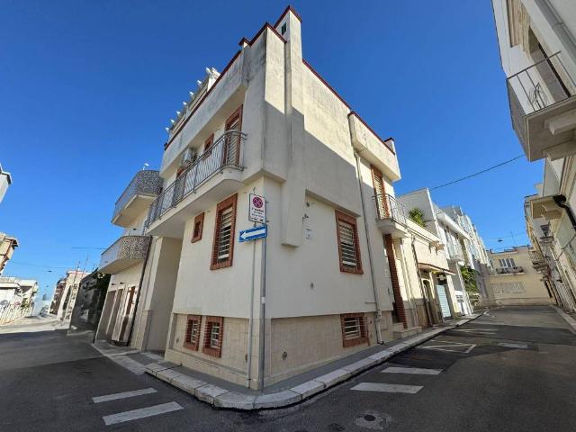Casa indipendente in vendita a Adelfia BA