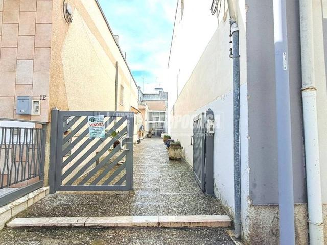 Casa indipendente in vendita a Adelfia BA