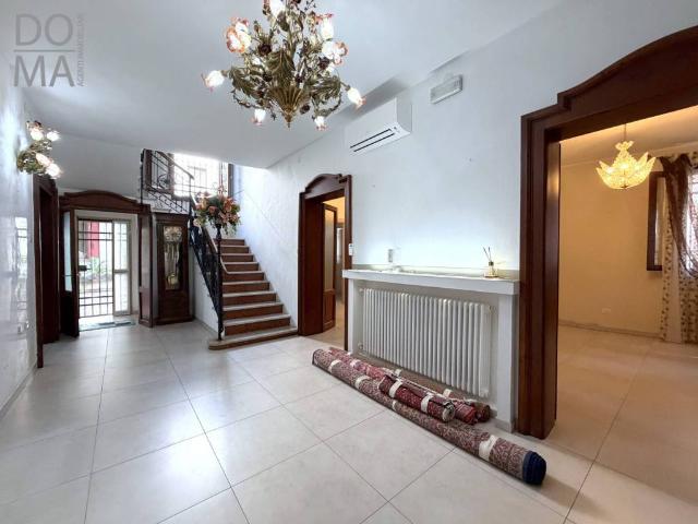 Casa indipendente in vendita a Adria RO