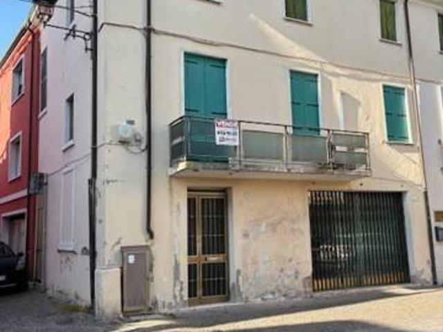 Casa indipendente in vendita a Adria RO
