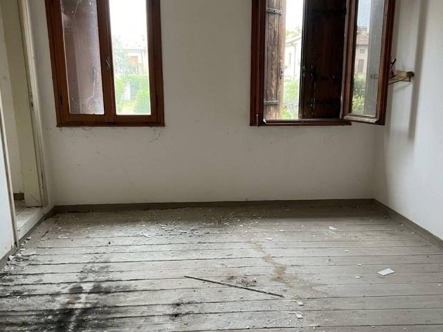 Casa indipendente in vendita a Adria RO