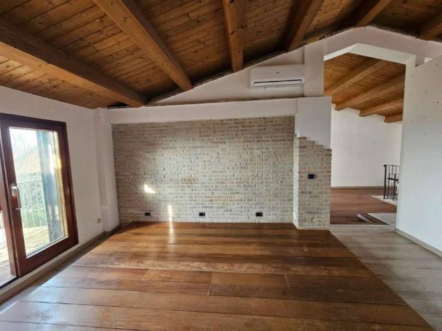 Casa indipendente in vendita a Agugliano AN