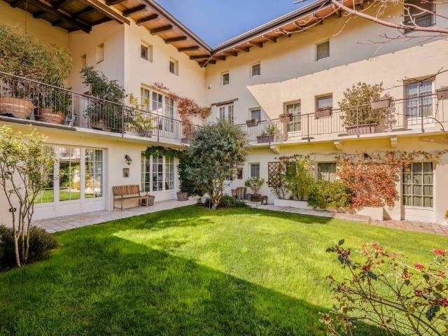 Casa indipendente in vendita a Agrate Conturbia NO