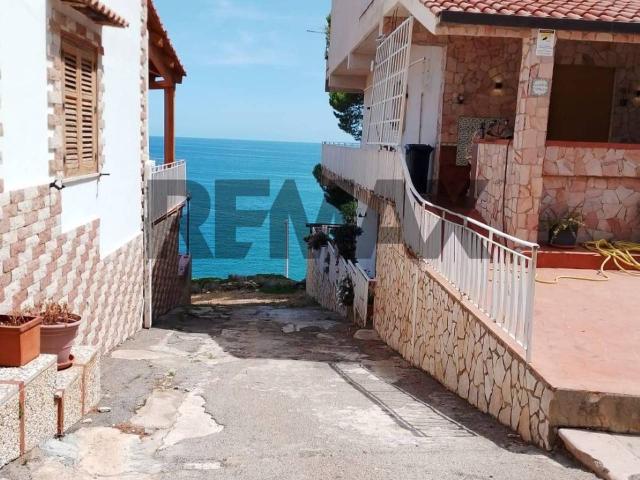 Casa indipendente in vendita a Altavilla Milicia
