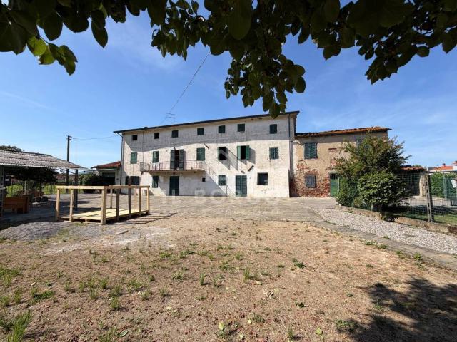 Casa indipendente in vendita a Altopascio LU
