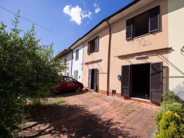 Casa indipendente in vendita a Altopascio LU