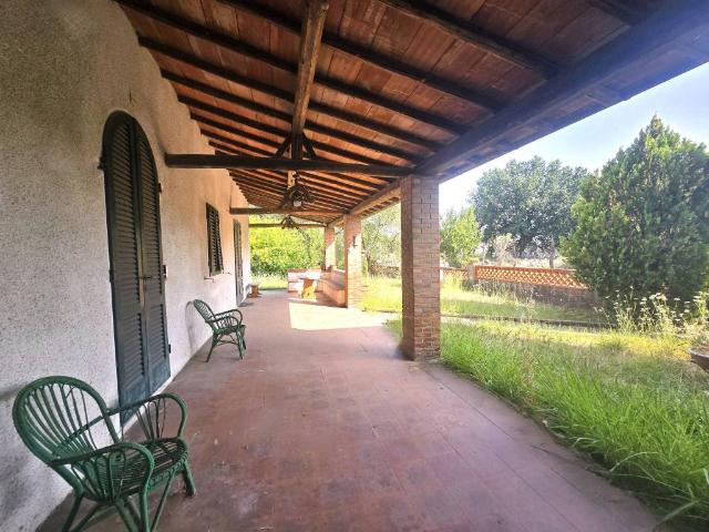 Casa indipendente in vendita a Altopascio LU
