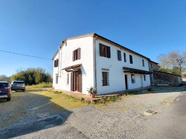 Casa indipendente in vendita a Altopascio LU
