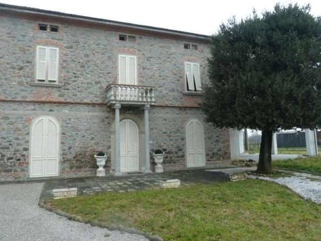 Casa indipendente in vendita a Altopascio LU