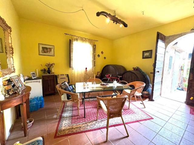 Casa indipendente in vendita a Altopascio LU