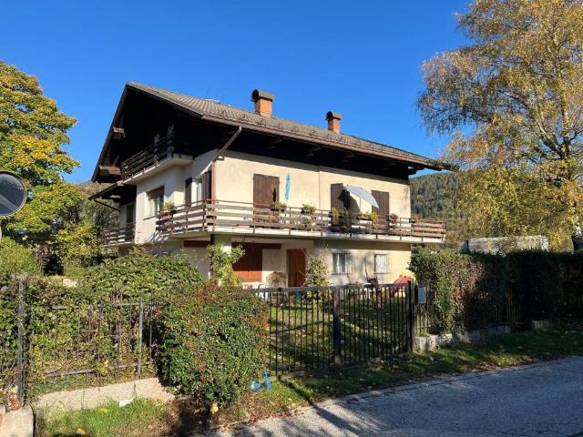 Casa indipendente in vendita a Altopiano della Vigolana TN
