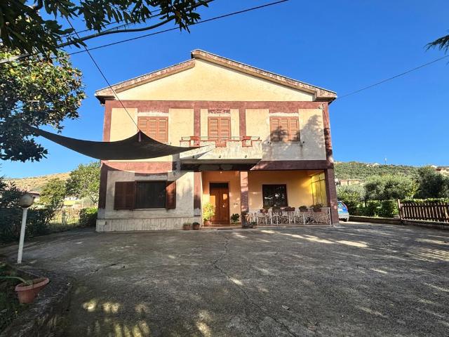 Casa indipendente in vendita a Alatri