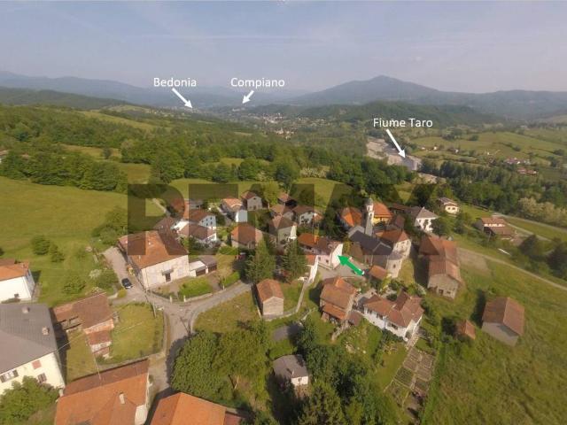 Casa indipendente in vendita a Albareto PR