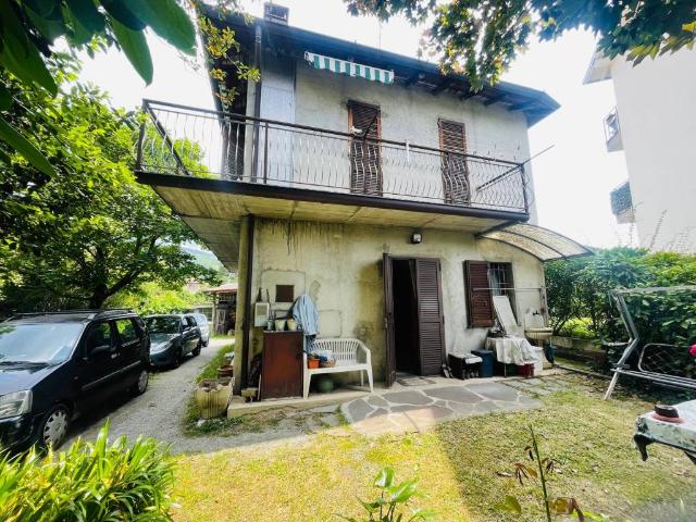 Casa indipendente in vendita a Albavilla CO