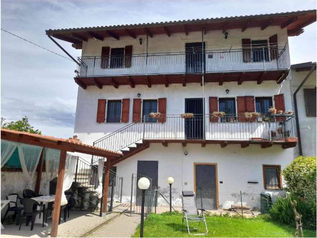 Casa indipendente in vendita a Albiano d'Ivrea TO