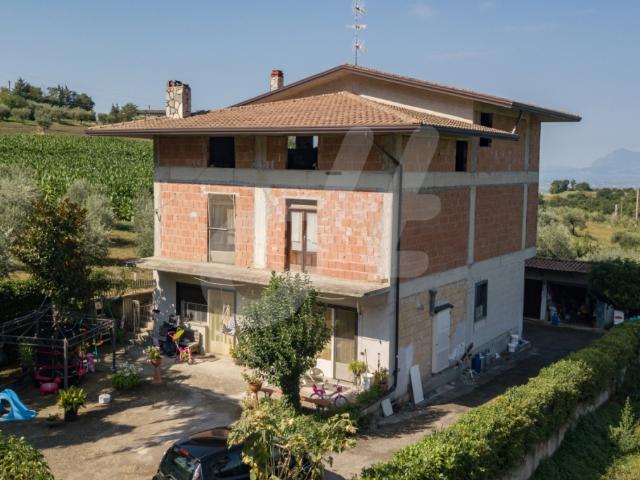 CASA INDIPENDENTE in VENDITA a APICE