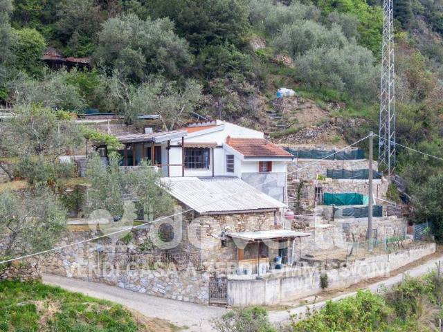 Casa indipendente in vendita a Apricale IM