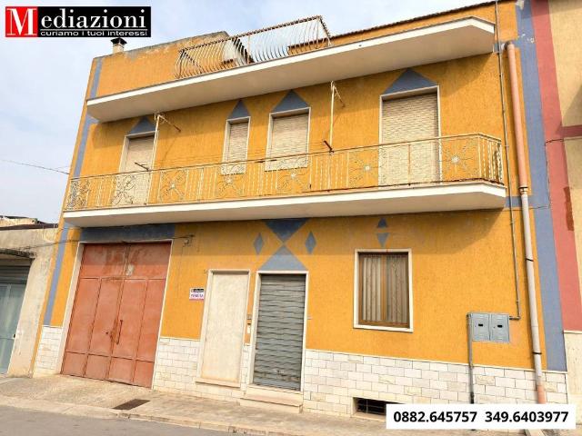 Casa indipendente in vendita a Apricena FG