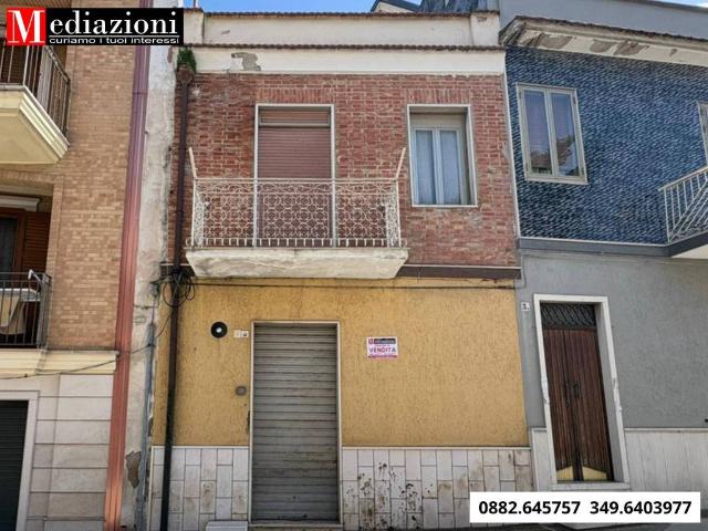 Casa indipendente in vendita a Apricena FG