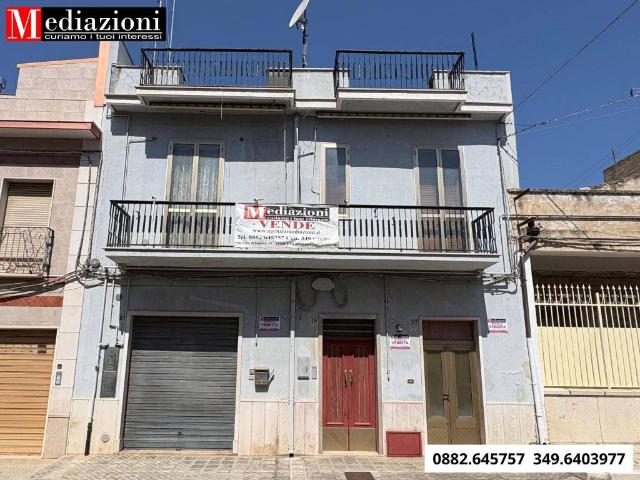 Casa indipendente in vendita a Apricena FG