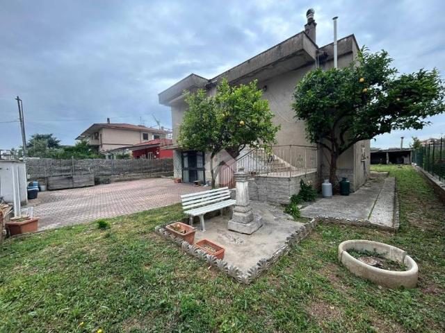 Casa indipendente in vendita a Aprilia LT