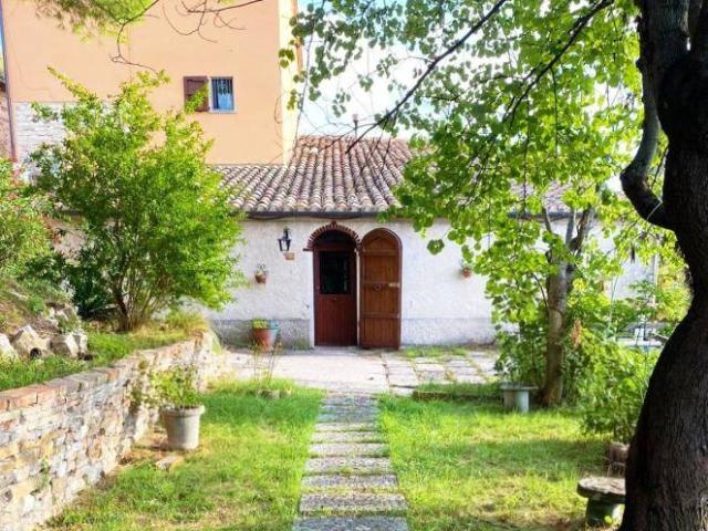 Casa indipendente in vendita a Arcevia AN