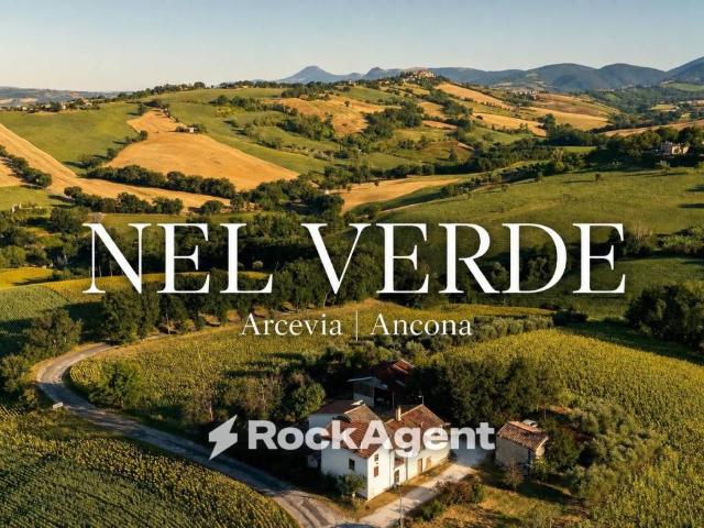 Casa indipendente in vendita a Arcevia AN
