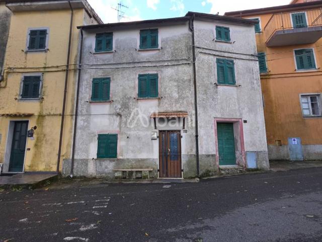 Casa indipendente in vendita a Arcola SP