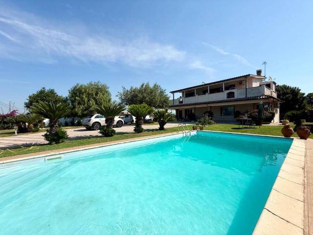 Casa indipendente in vendita a Ardea RM