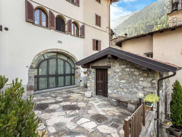 Casa indipendente in vendita a Ardesio BG