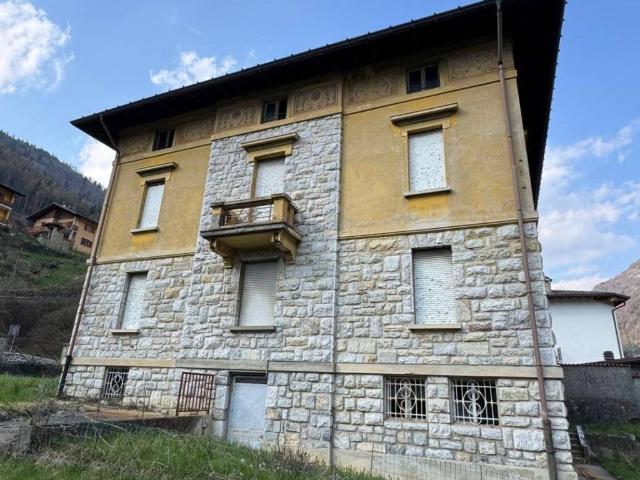 Casa indipendente in vendita a Ardesio BG
