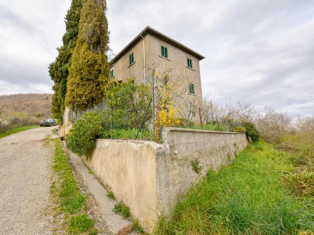 CASA INDIPENDENTE in VENDITA a AREZZO PALAZZO DEL PERO di 6 vani