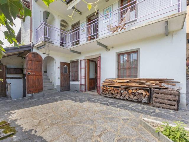 Casa indipendente in vendita a Armeno NO