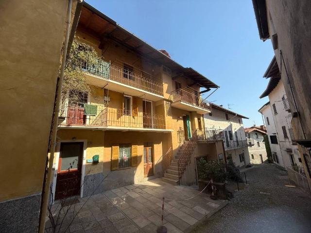 Casa indipendente in vendita a Arona NO