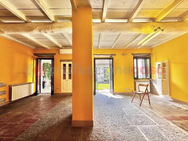 Casa indipendente in vendita a Arona NO