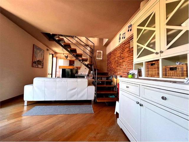 Casa indipendente in vendita a Arona NO