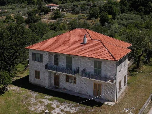 Casa indipendente in vendita a Arpino FR