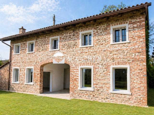 CASA INDIPENDENTE in VENDITA a ASOLO di 4 vani