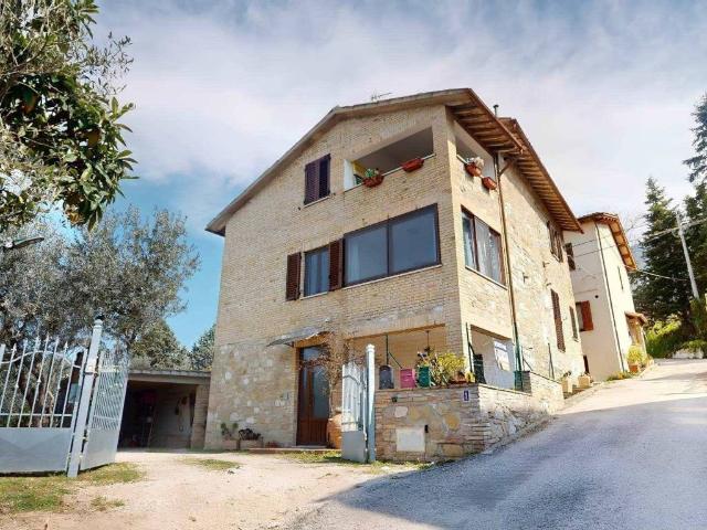 Casa indipendente in vendita a Assisi PG