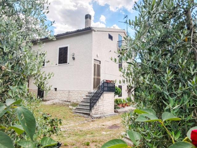 Casa indipendente in vendita a Assisi PG