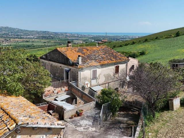 Casa indipendente in vendita a Atri TE