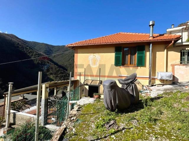 Casa indipendente in vendita a Avegno