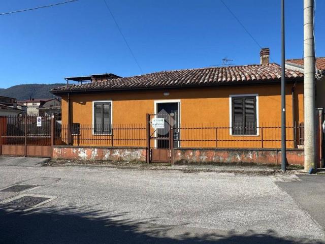 Casa indipendente in vendita a Avezzano AQ