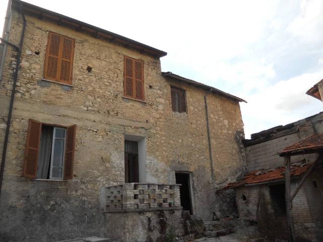 Casa indipendente in vendita a Avezzano AQ