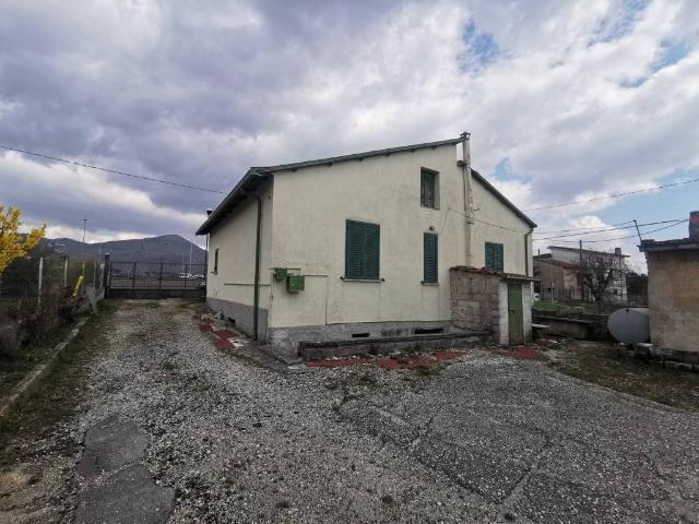 Casa indipendente in vendita a Avezzano AQ
