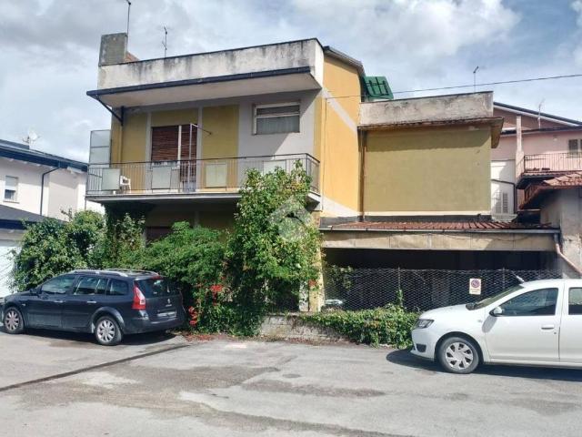 Casa indipendente in vendita a Avezzano AQ