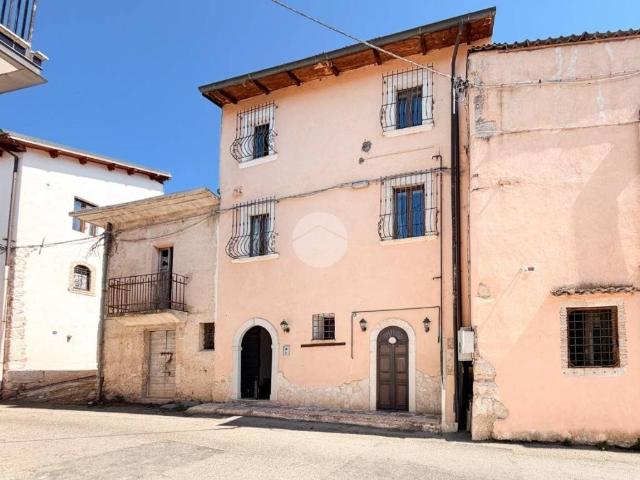Casa indipendente in vendita a Avezzano AQ
